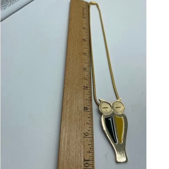 Vintage Gold tone with Green And Yellow enamel Owl Pendant Necklace boho 70s - Picture 4 of 8